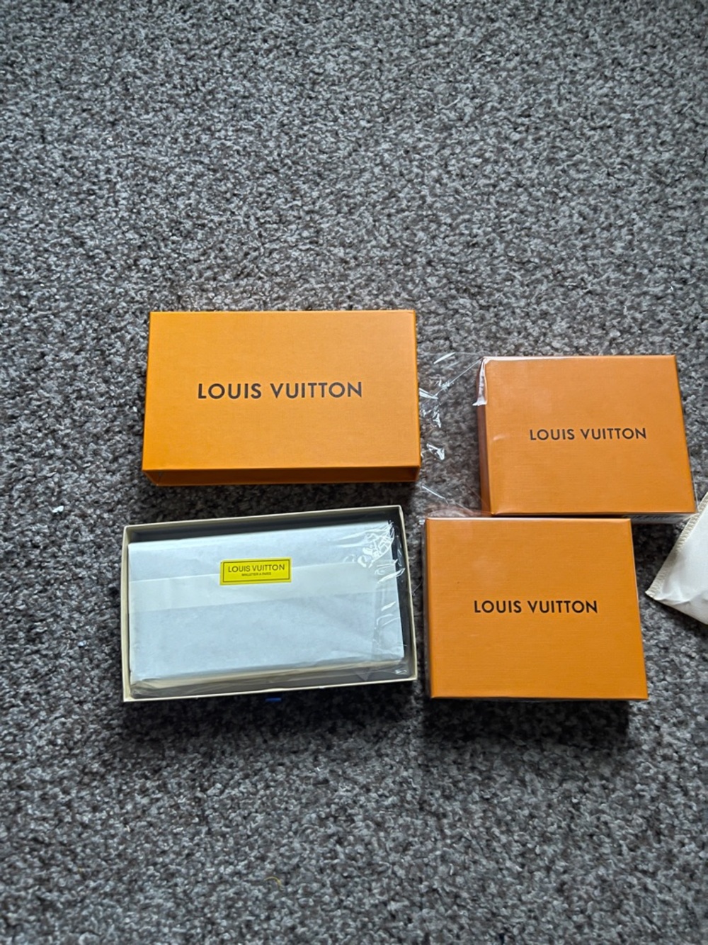 Louis Vuitton Damier Graphite Zip-Around Wallet with Box - Picture 3 of 3